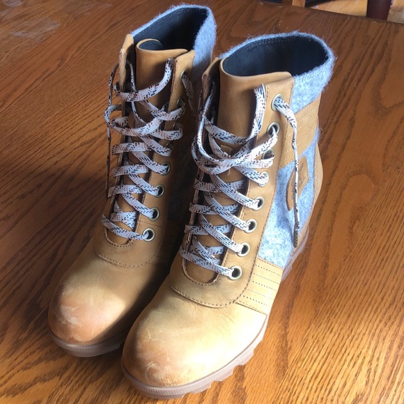 Sorel Wedges - Picture 1 of 3